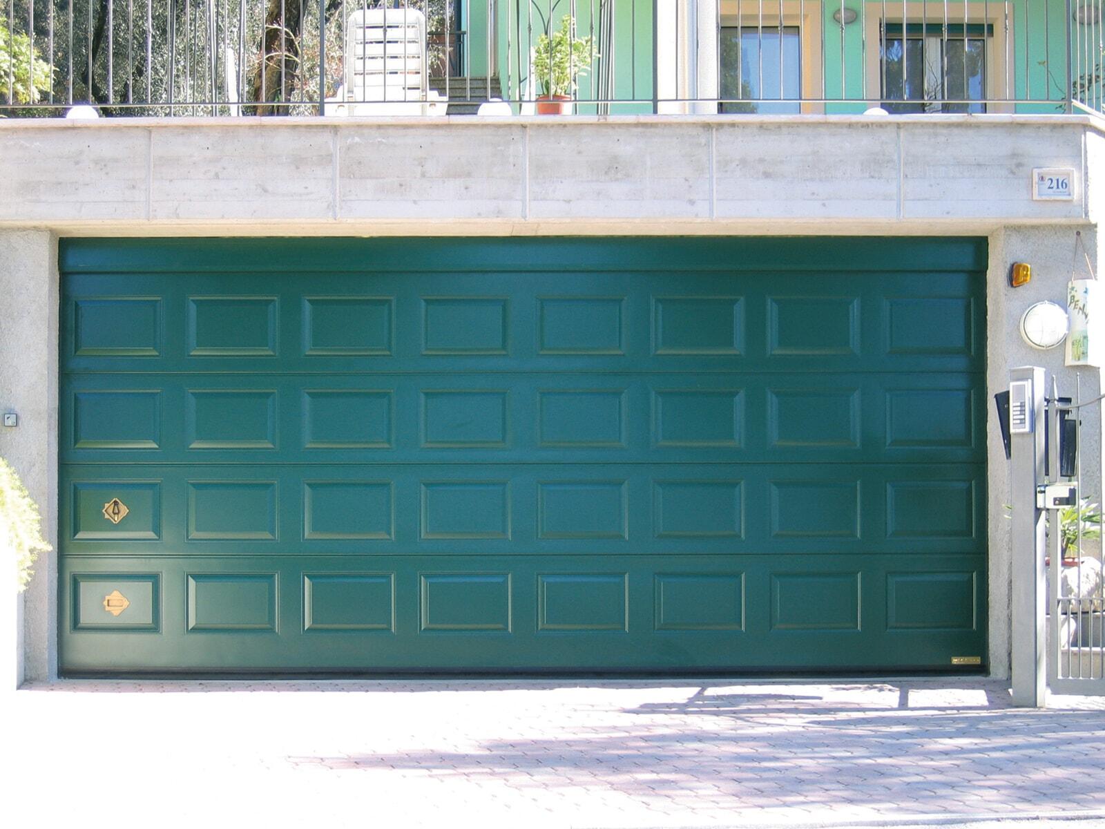 Portone-sezionale-da-garage-ATHES