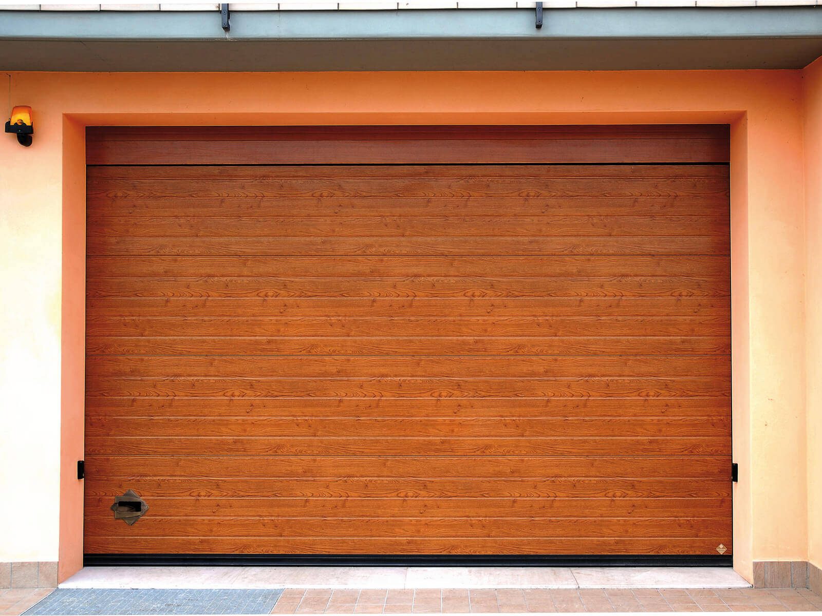 Portone-sezionale-da-garage-CUPIS